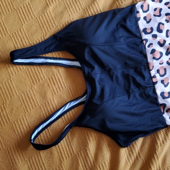 Leopard One Piece - Picture 2 of 6